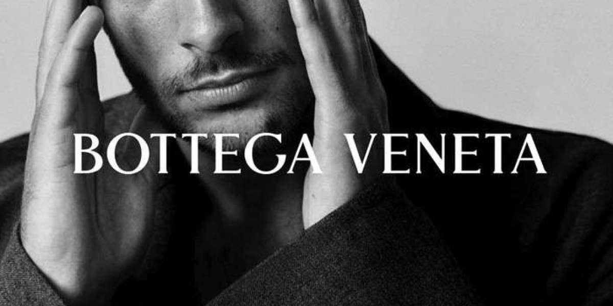 Bottega Veneta mansplaining about something do