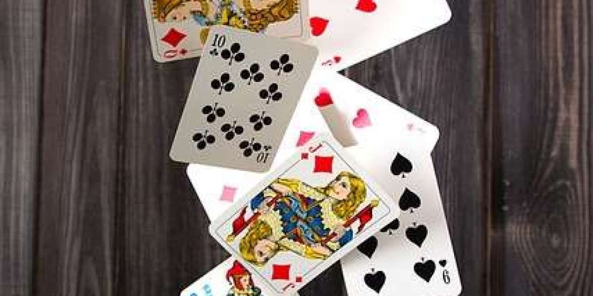 Den stigende popularitet af live dealer spil: En dybdegående analyse af trends og spilleroplevelser i 2025