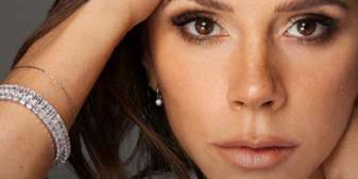 Victoria Beckham's Transformation – A Style Evolution