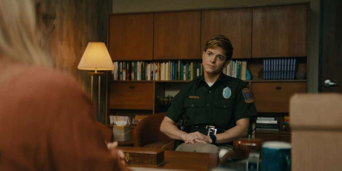 Mae Martin Thriller: Wayward—Tall Pines Secrets