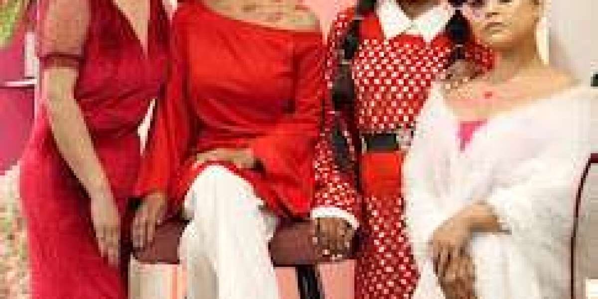 Lakme Academy South Campus:- Best Makeup Academy in South Campus Delhi