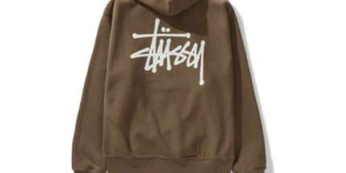 Pull à Capuche Marron Stussy: L’Essence du Streetwear Moderne
