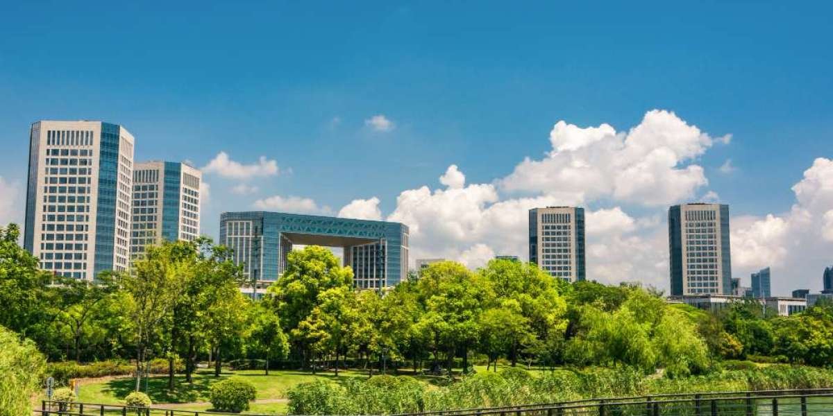 Top Features Home Builders in Park City Include for Mountain Climate Living